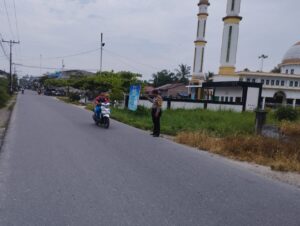 Hadir Ditengah Masyarakat Personil Polsek Sei Kepayang Laksanakan Gatur Pagi