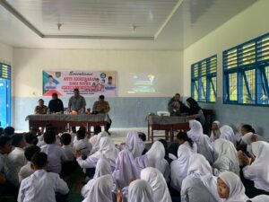 Cegah Bullying Bhabinkamtibmas Polsek Sei Kepayang Gelar Sosialisasi di UPTD SMP Negeri 1 Inewsrakyat.com (Asahan)