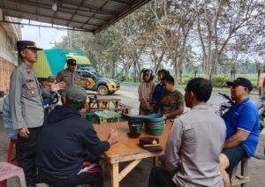 Kapolsek Air Joman Sampaikan Pesan Kamtibmas Di Jumat Curhat