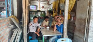 Polisi RW Polsek Prapat Janji Giat Lakukan Sambang Sampaikan Pesan Kamtibmas