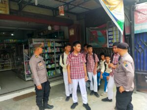 Waka Polsek Simpang Empat Laksanakan Jumat Curhat di Sekolah Yapim