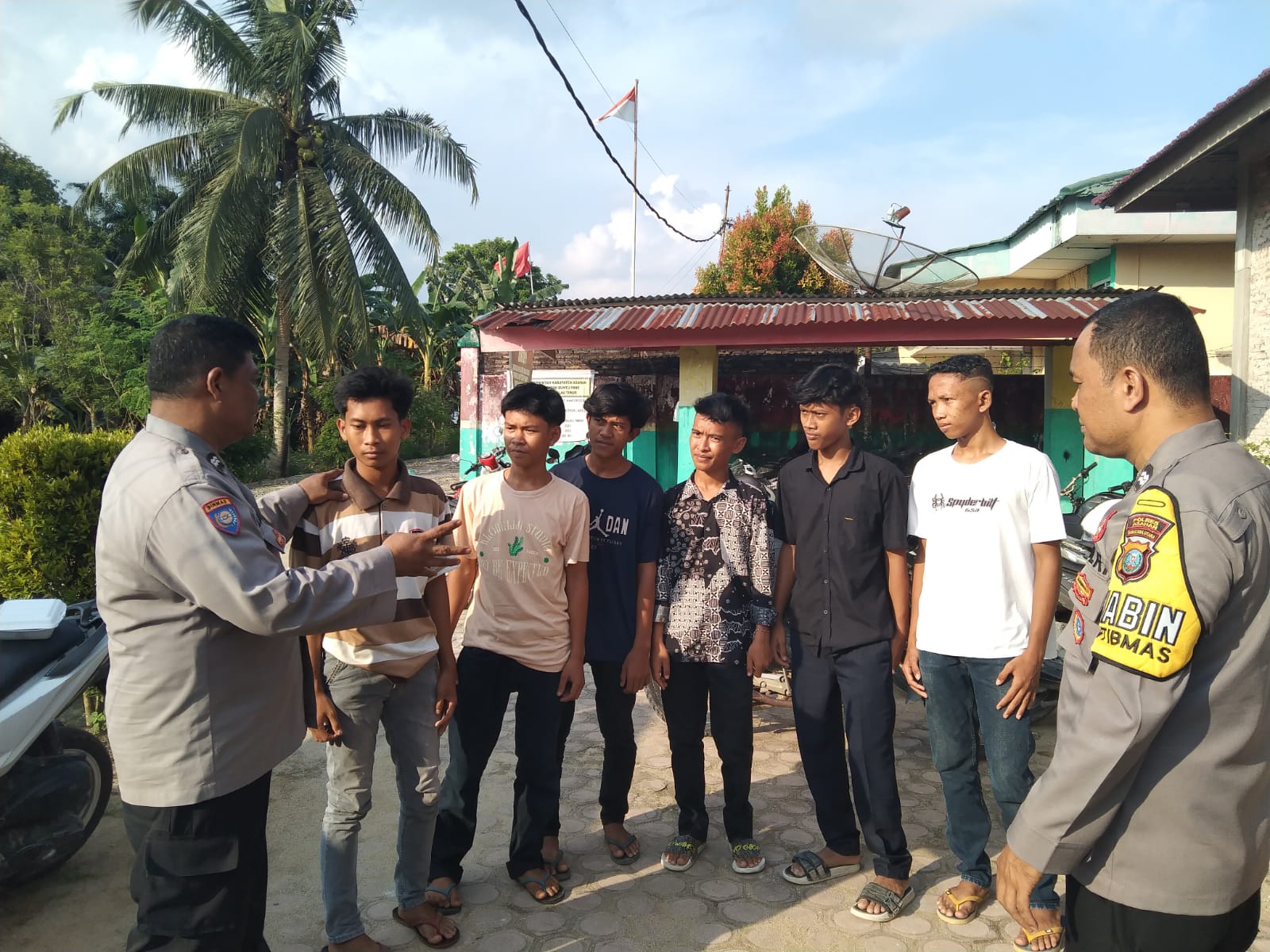 Personil Polsek Prapat Janji Gelar Jumat Curhat Bersama Komonitas Sepak bola