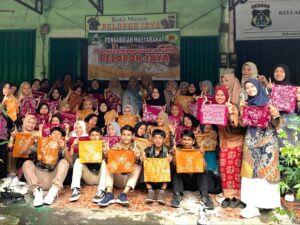 Prodi Tbind UINSU Bersama Mahasiswa Laksanakan Program Kewirausahaan Membatik