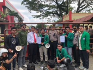 Demo Didepan Mapolda SUMUT, DEMAF FSH UINSU Pertanyakan Dugaan Keganjalan Kasus Firli Bahuri