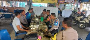 Sebagai Pengayom dan Pelindung Masyarakat Polsek Pulau Raja Gelar Jumat Curhat