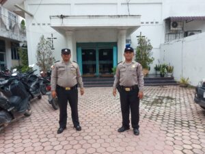 Berikan Kenyamanan Beribadah 3 Personel Polsek Kota Kisaran Patroli Gereja