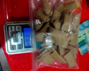 Pengedar Daun Ganja di Air Batu Dicekok Polisi