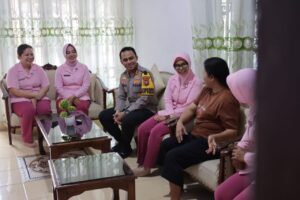Kapolres Asahan Giat Berikan Bansos Menjelanv HUT Bhayangkari KE-44