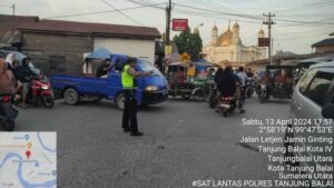 Lantas Polres Tanjung Balai Laksanakan Pengaturan Arus Lalulintas Cegah Kemacetan  di Sore Hari