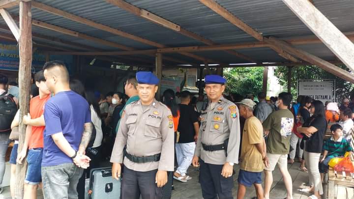 Sat Polairud Polres Tanjung Balai Pastikan Penumpang Kapal Merasa Aman di Tangkahan Atap