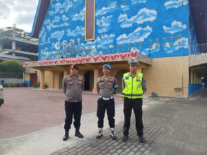 Polres Tanah Karo Laksanakan Pengamanan Ibadah Minggu di Seputaran Kota Kabanjahe