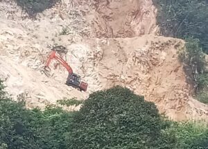 Ada Galian Di Desa Susuk Tetap Beroprasi Diduga Tidak Memakai Bio Solar Industri, Bila Dimusim Hujan Dapat Mengakibatkan Terjadinya Longsor