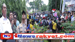 Dandim Asahan Bersama Forkopimda Dengan Sigap Temui Dan Terima Aspirasi Mahasiswa Dan Masyarakat Di Depan Kantor DPRD Asahan