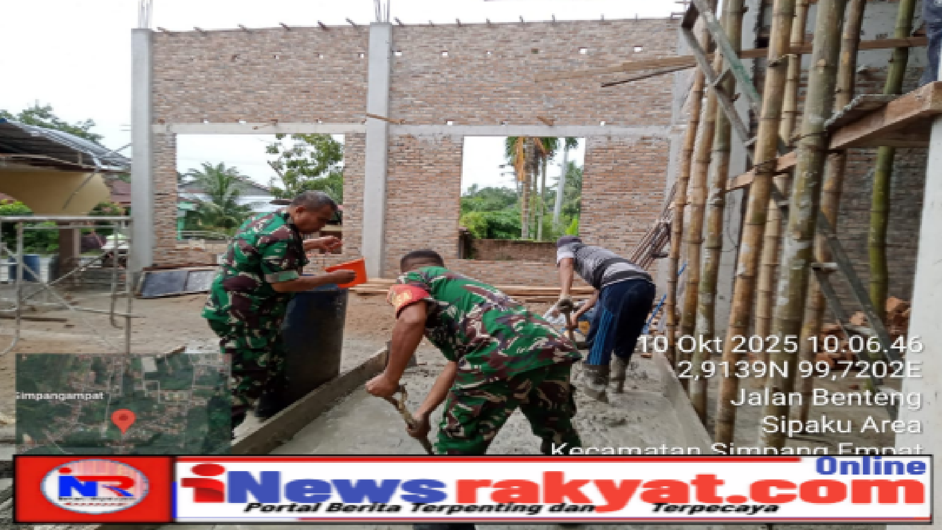 Koramil 11/Simpang Empat Melaksanakan Gotong Royong Pembangunan Di Masjid Nurul Yaqin.