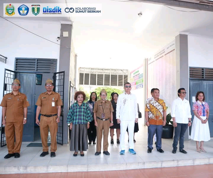 Semangat Pagi Penuh Makna: Upacara Bendera SMAN 1 Kabanjahe Dihadiri Anggota DPR RI Komisi III