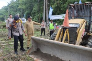 Cegah Gangguan Arus Mudik, Forkopimda Karo Cek Alat Berat Siaga di Jalur Berastagi