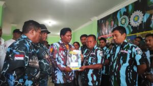 Ketua DPD IPK Tanah Karo, Maha Sendi Milala Serahkan Mandat Kepada Tiga PAC