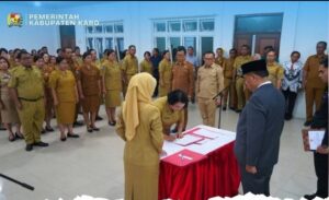 BUPATI KARO LANTIK KEPALA SEKOLAH: DORONG INOVASI DAN KUALITAS PENDIDIKAN