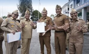 Bupati Karo Pimpin Apel Gabungan ASN, Serahkan SPPT dan DHKP PBB 2026, Dorong Optimalisasi PAD dan Beri Apresiasi Kecamatan Lau BalengKABANJAHE