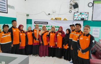Baznas Karo Cetak Madrasah Tangguh Bencana, Guru dan Siswa MIS Ad-Dakwah Dibekali Simulasi Penyelamatan
