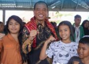 Bupati Karo Sambangi Warga Kutabuluh, Umumkan Dana Perbaikan Jalan dan Serahkan Berbagai Bantuan