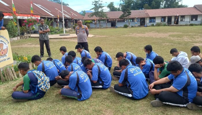 Polsek Barusjahe Gelar Razia Pelajar, Antisipasi Tawuran dan Sajam