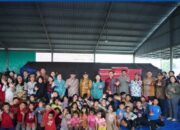 TP PKK Karo Berbagi Kepedulian dan Keceriaan Bersama Pengungsi Kuta Tengah